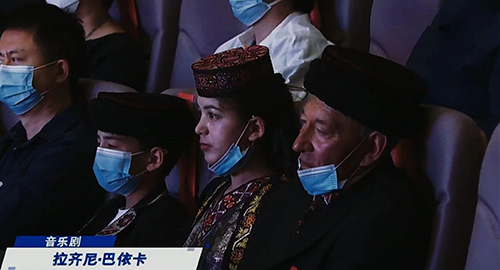 用艺术之光，塑时代之魂——音乐剧《拉齐尼·巴依卡》首演圆满成功